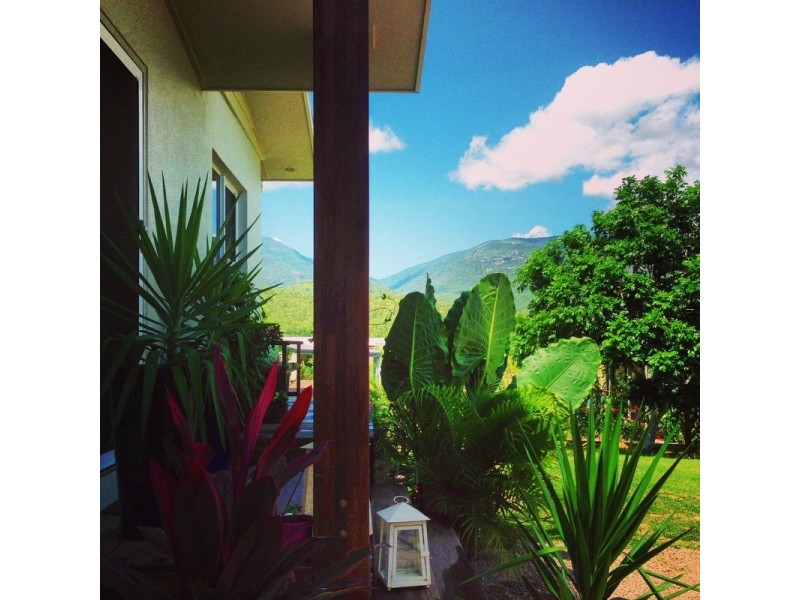 303 Williams Road, Alligator Creek QLD 4816