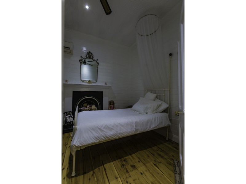 16 Harcourt Street, Cobar NSW 2835