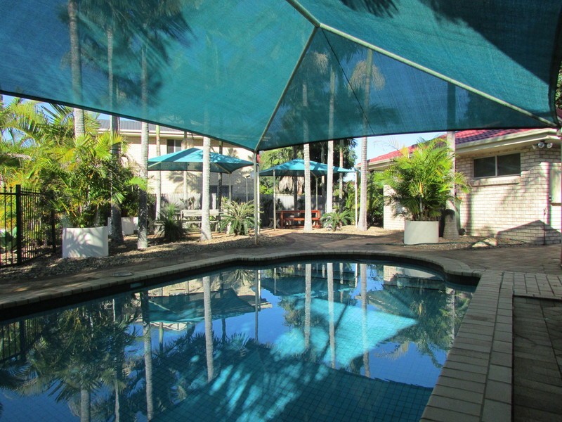 9 Lawrence Close, Robertson QLD 4109