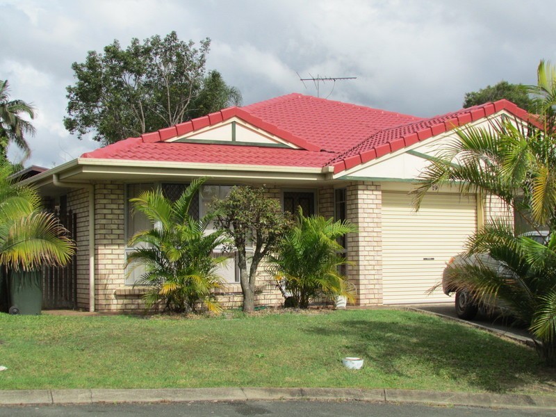 9 Lawrence Close, Robertson QLD 4109