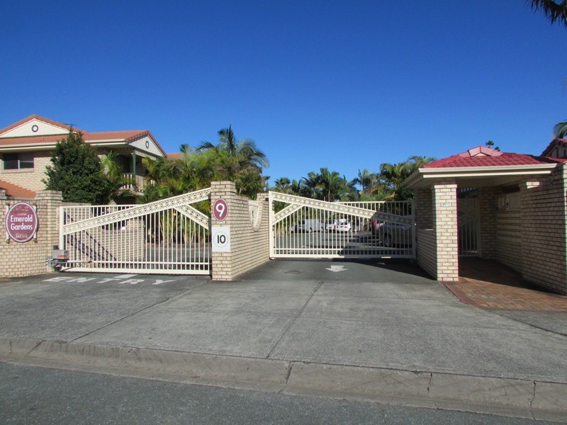 9 Lawrence Close, Robertson QLD 4109
