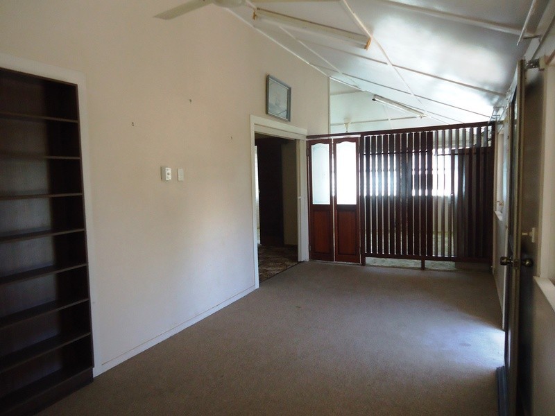 75 Ninth Avenue, Railway Estate QLD 4810