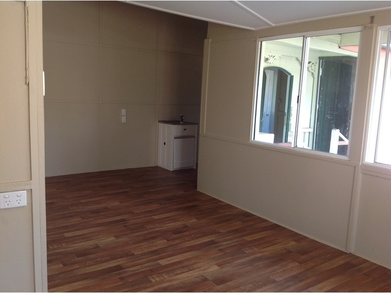 2/21 Railway Avenue, Railway Estate QLD 4810