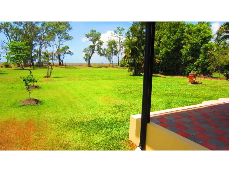 10 Whiting Court, Cungulla QLD 4816