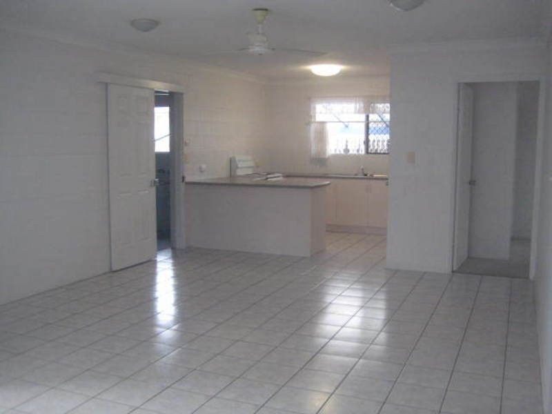 2/40 Fielding Way, Kirwan QLD 4817