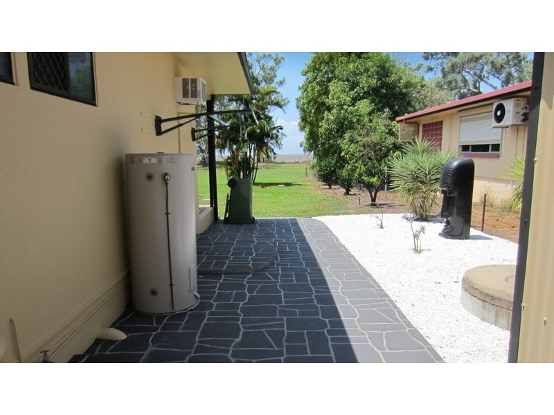 10 Whiting Court, Cungulla QLD 4816