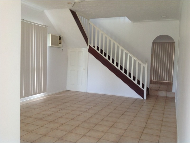 1/50 Fielding Way, Kirwan QLD 4817