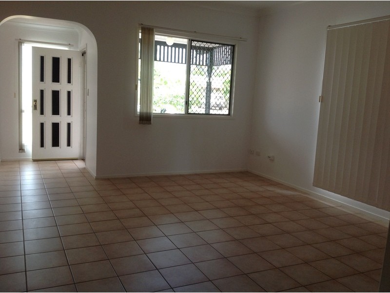 1/50 Fielding Way, Kirwan QLD 4817