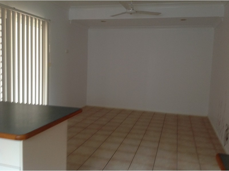 1/50 Fielding Way, Kirwan QLD 4817