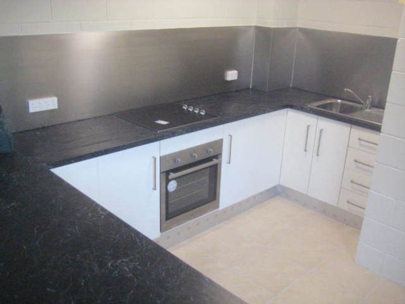 2/12 The Avenue, Hermit Park QLD 4812