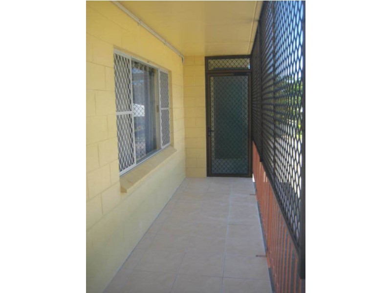 2/12 The Avenue, Hermit Park QLD 4812