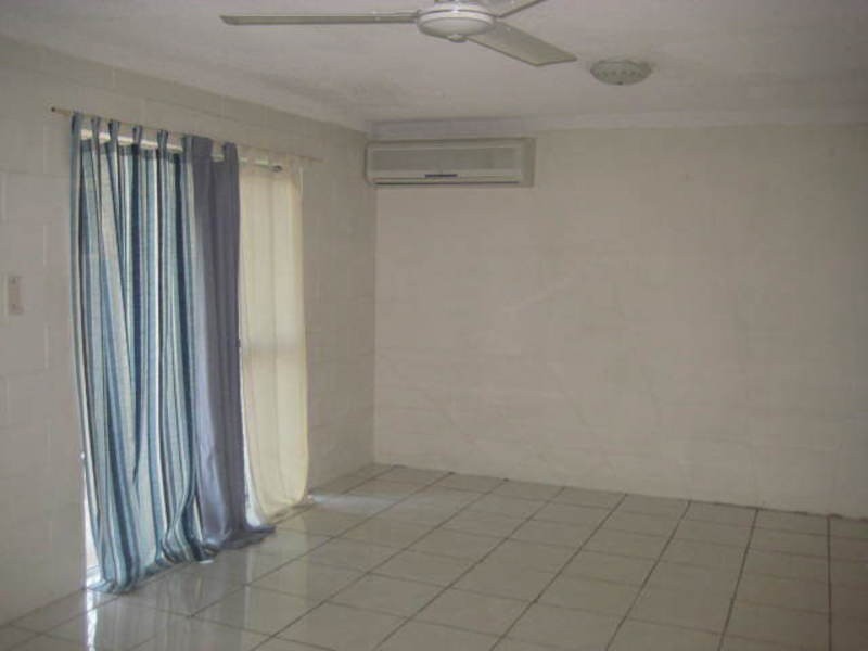 2/12 The Avenue, Hermit Park QLD 4812