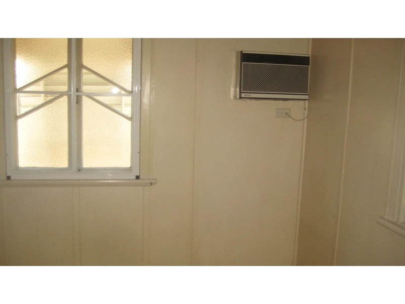 12 SIXTH AVENUE, South Townsville QLD 4810