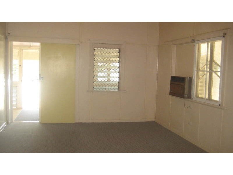 12 SIXTH AVENUE, South Townsville QLD 4810