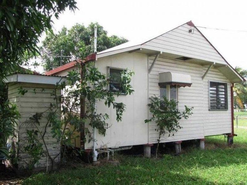 92 Railway Street, Ayr QLD 4807