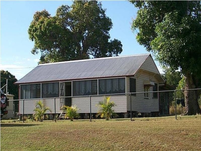 92 Railway Street, Ayr QLD 4807