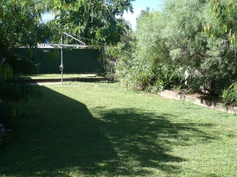 8 Davies Street, Mount Louisa QLD 4814
