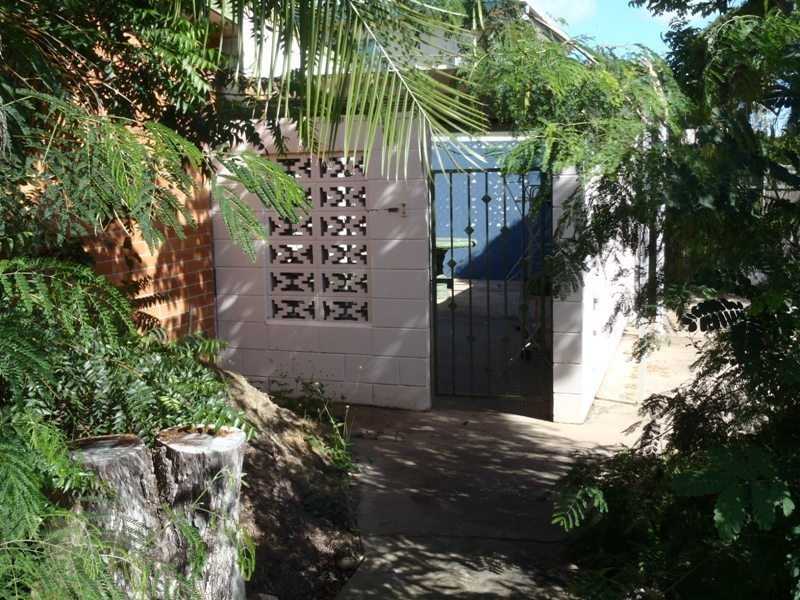 8 Davies Street, Mount Louisa QLD 4814