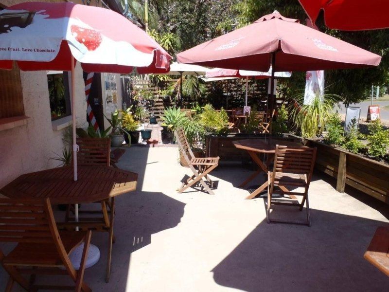 31 Lagoon St, Saunders Beach QLD 4818