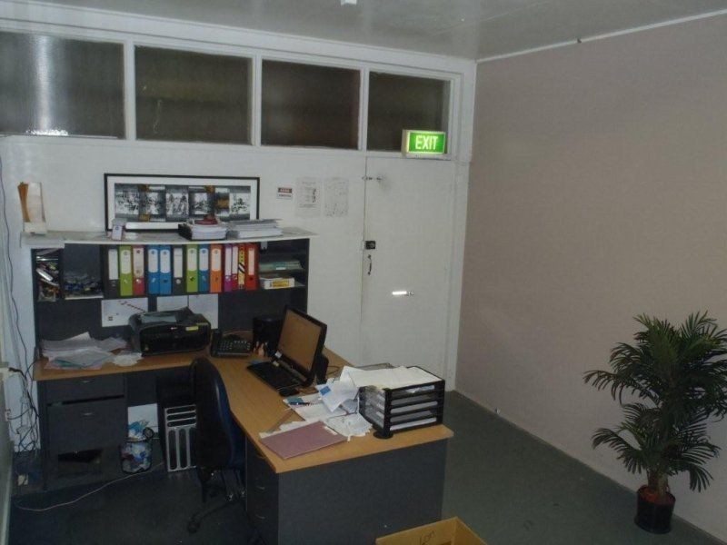 87 Ingham Rd, West End QLD 4810