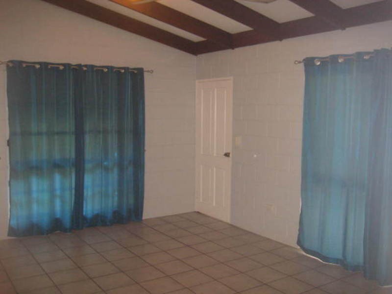 8 Leila Avenue, Rasmussen QLD 4815