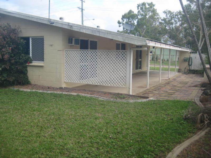 8 Leila Avenue, Rasmussen QLD 4815