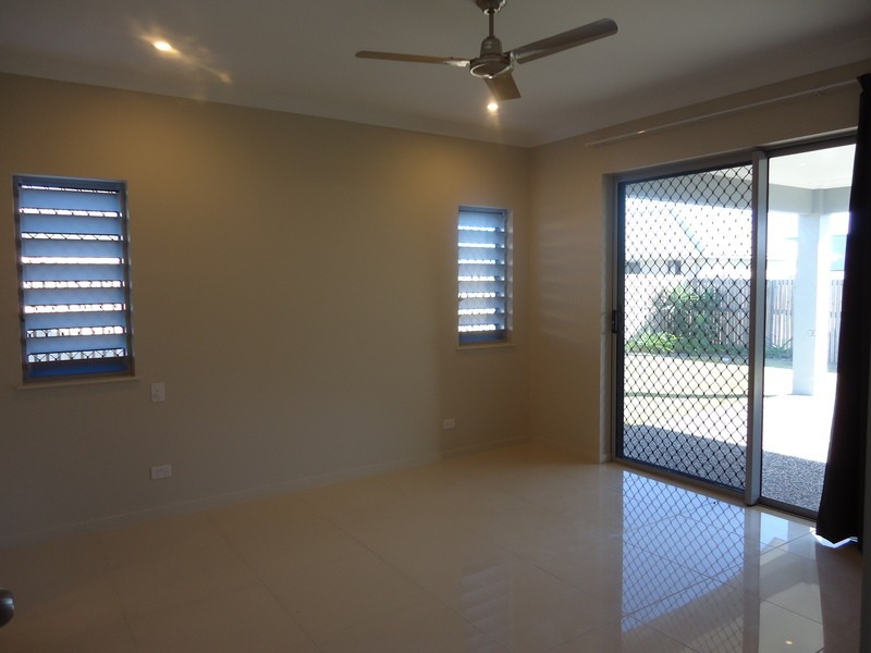 16 Izaro Circuit, Burdell QLD 4818