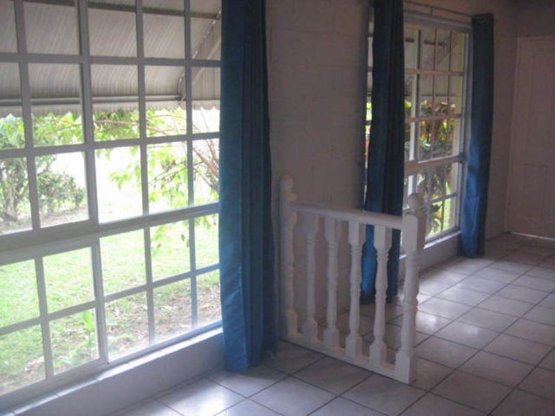 8 Leila Avenue, Rasmussen QLD 4815