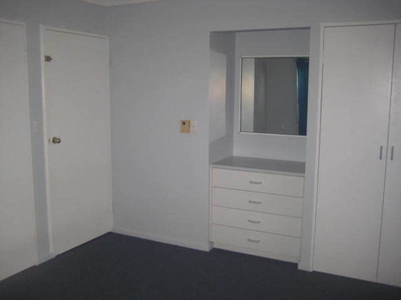 8 Leila Avenue, Rasmussen QLD 4815