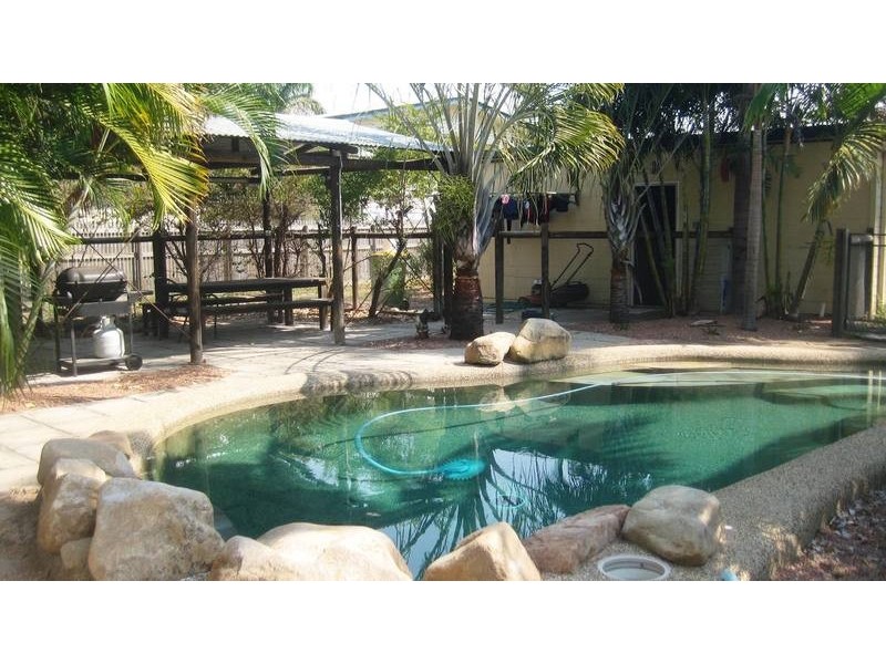 8 Sixth Avenue, Railway Estate QLD 4810