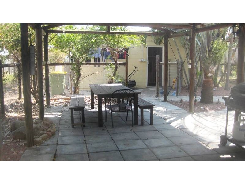 8 Sixth Avenue, Railway Estate QLD 4810