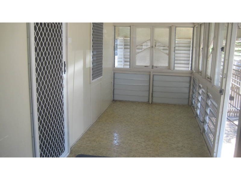 12 Sixth Avenue, Railway Estate QLD 4810