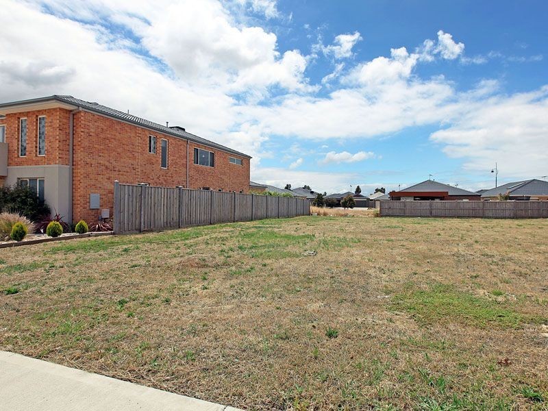 17 OceanWave Parade, Point Cook VIC 3030