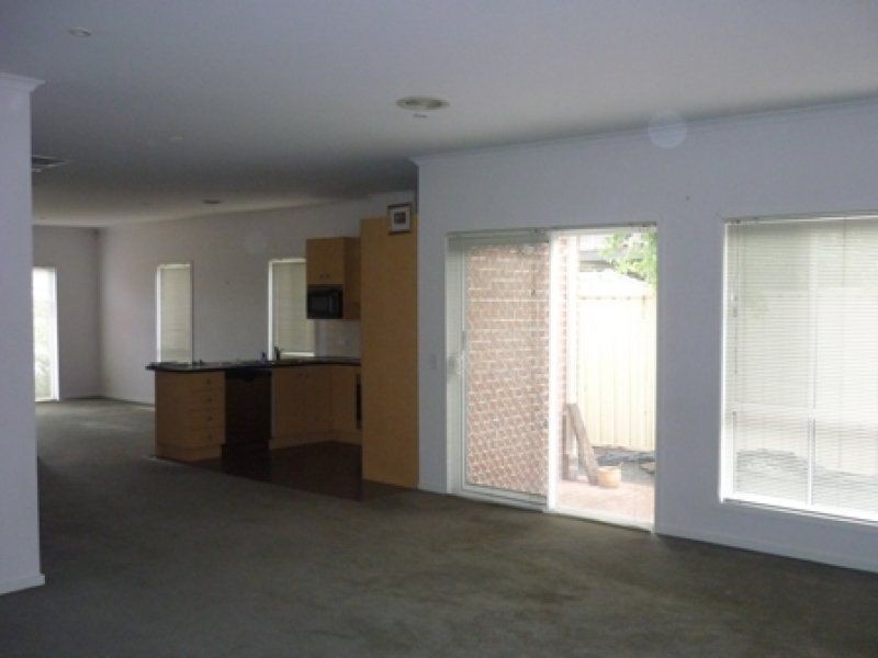 26 Balerno Circle, Gowanbrae VIC 3043