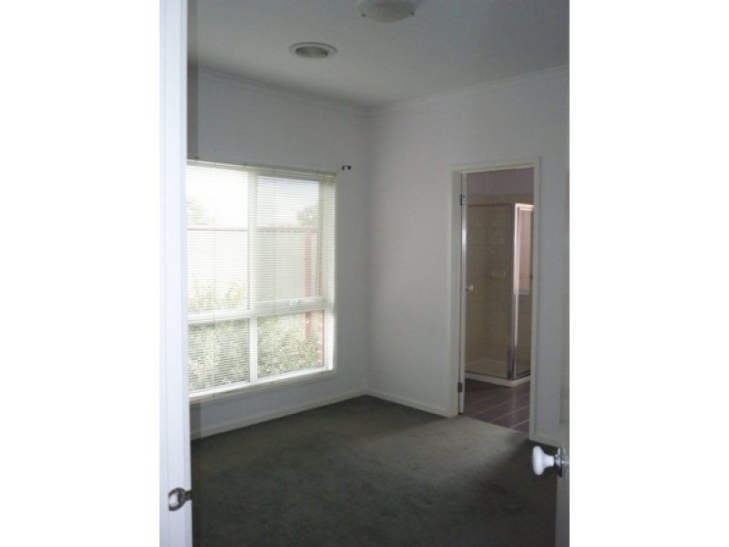 26 Balerno Circle, Gowanbrae VIC 3043