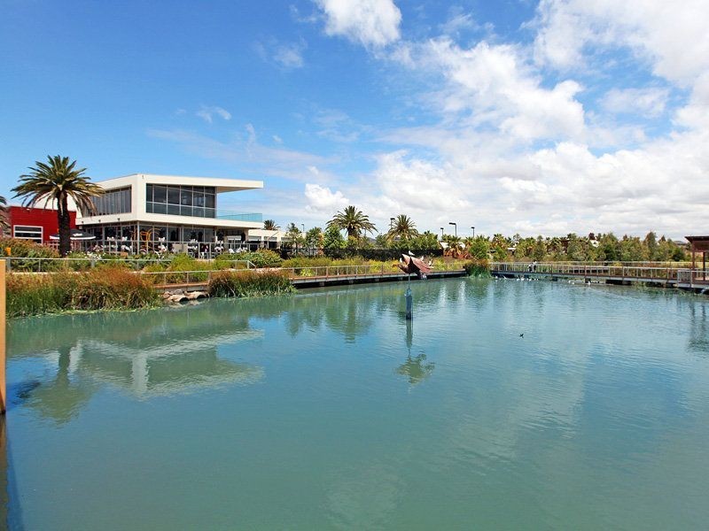 17 OceanWave Parade, Point Cook VIC 3030