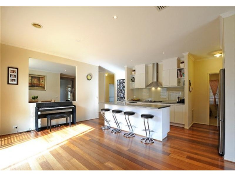 9 Saunders Crescent, Epping VIC 3076