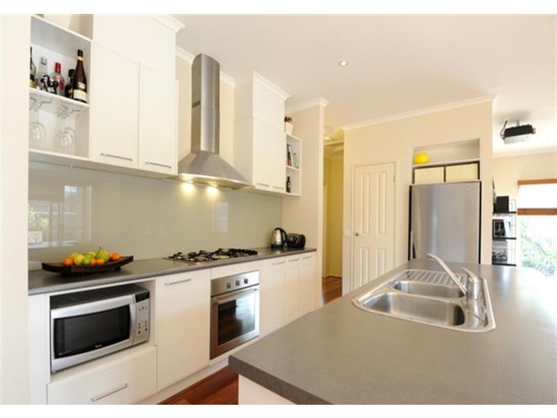 9 Saunders Crescent, Epping VIC 3076