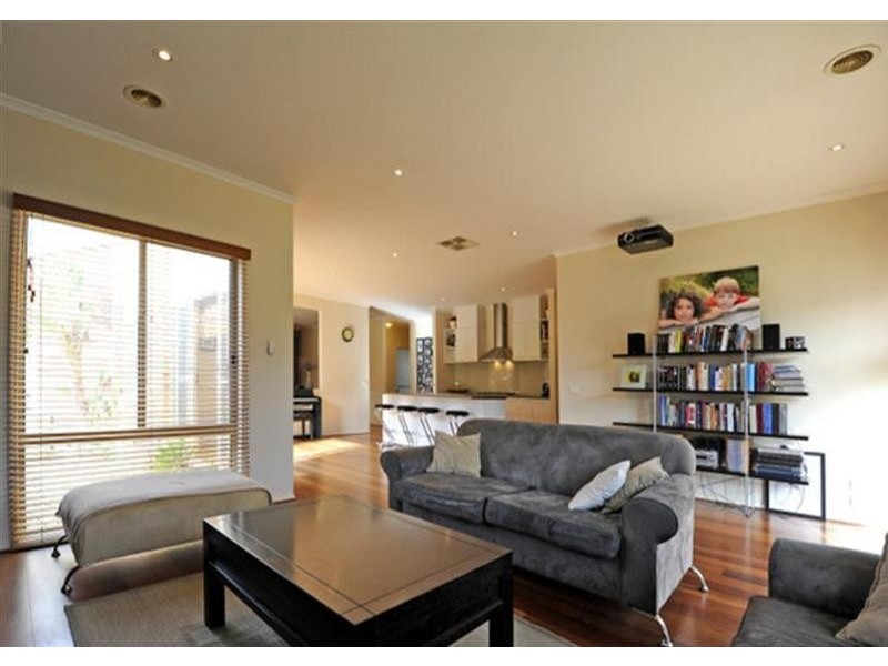 9 Saunders Crescent, Epping VIC 3076
