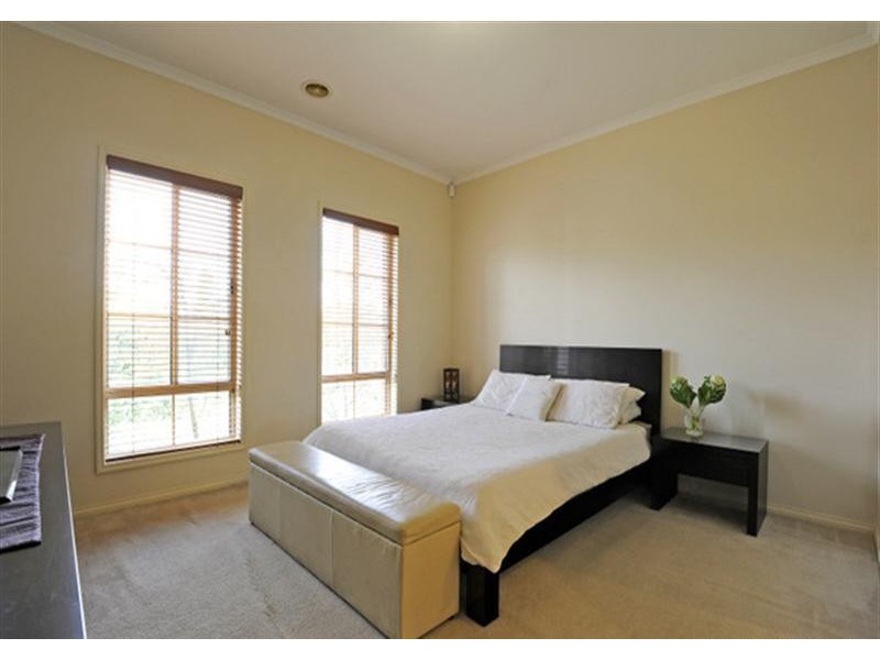 9 Saunders Crescent, Epping VIC 3076