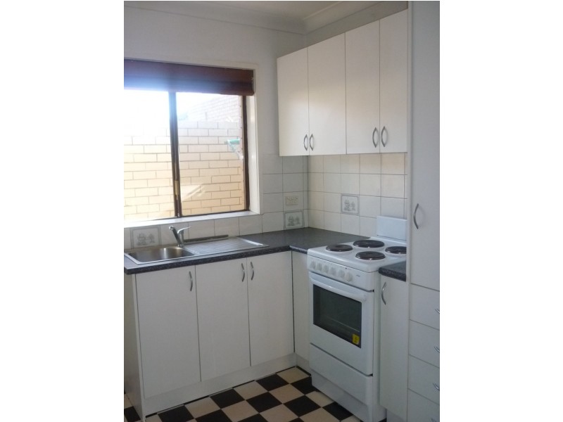 3/2 Waxman Parade, Brunswick West VIC 3055