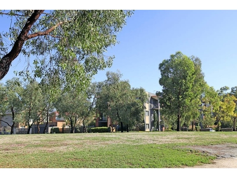 24 Tanderum Drive, Coburg VIC 3058