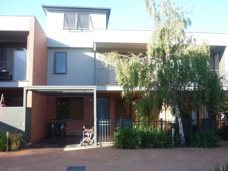 8/142 Barkly Street, Brunswick VIC 3056