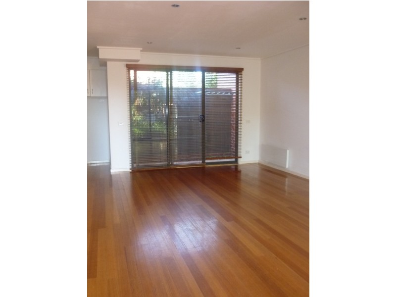 8/142 Barkly Street, Brunswick VIC 3056