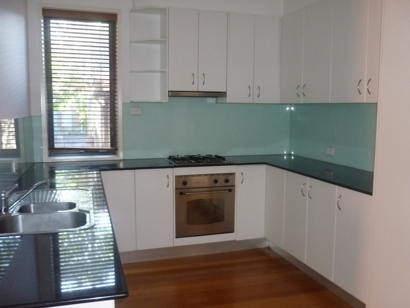 8/142 Barkly Street, Brunswick VIC 3056