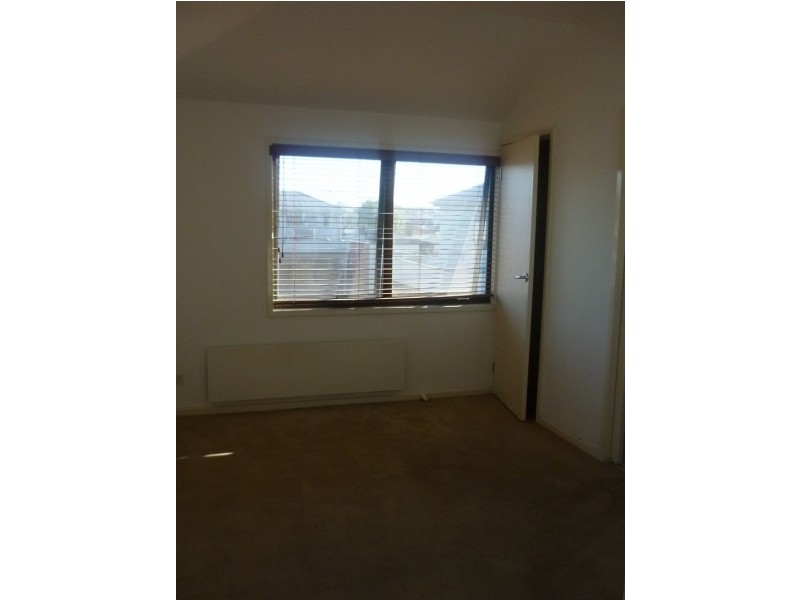 8/142 Barkly Street, Brunswick VIC 3056