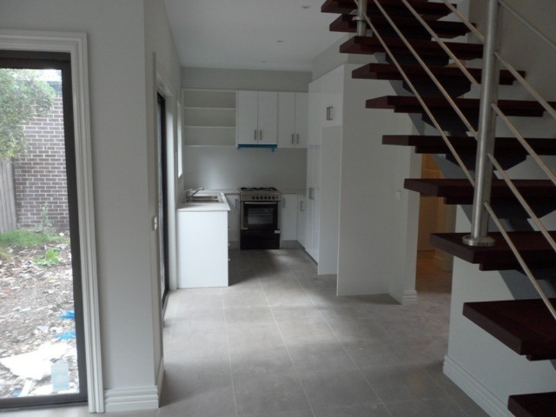 2/6 Jolley Street, Brunswick VIC 3056