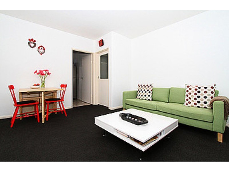 2/5 Mitchell Street, Brunswick VIC 3056