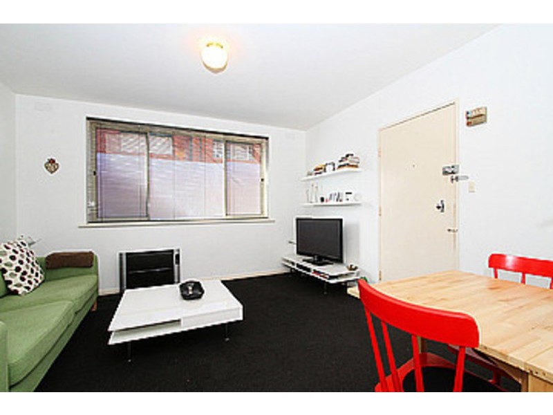 2/5 Mitchell Street, Brunswick VIC 3056