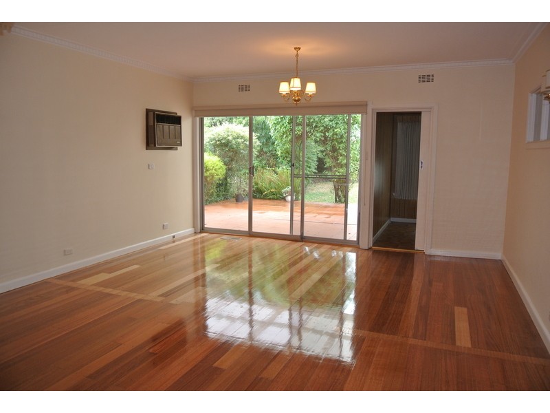 105 Lake Road, Blackburn VIC 3130